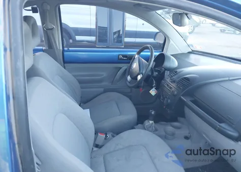 2000 Volkswagen New Beetle Gls 1.8L Turbo z USA, uszkodzony, nr VIN 3VWCD21C5YM462176